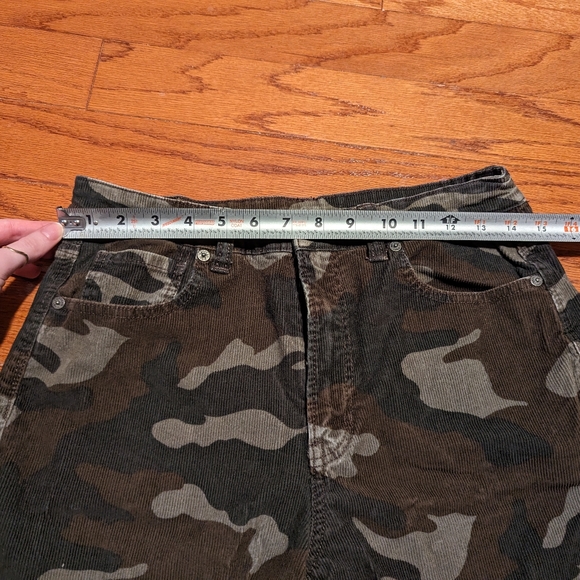 American Eagle camouflage jeans - corduroy - size 8 regular - brown green - mom - Picture 9 of 13